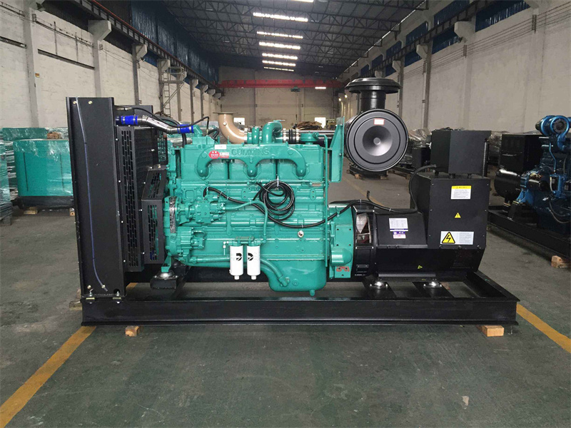 山根镇如何判断一个电压表是否具有自动量程切换功能？