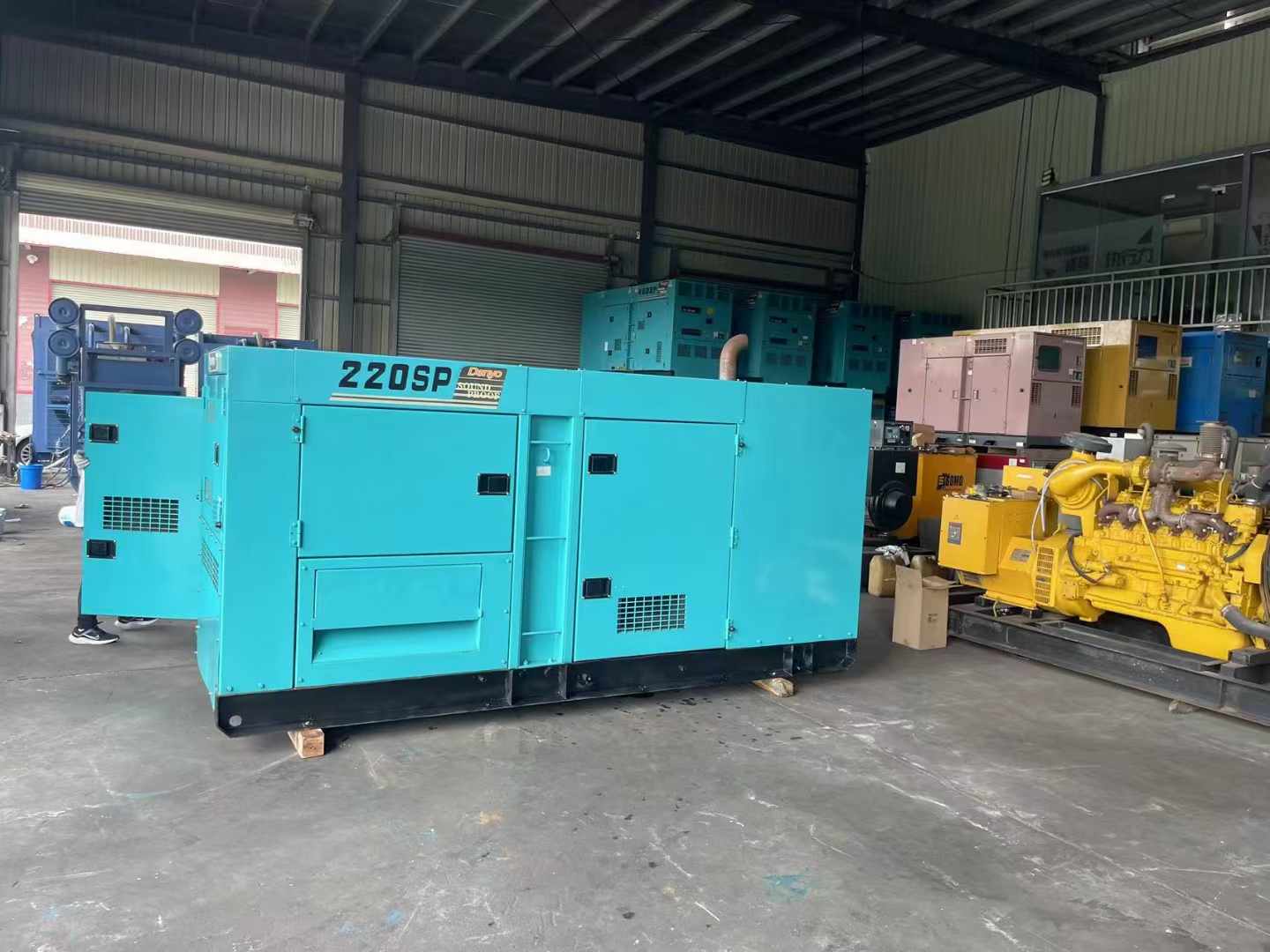 山根镇柴油发电机组长期不间断运行时，如何监控其温度和压力？