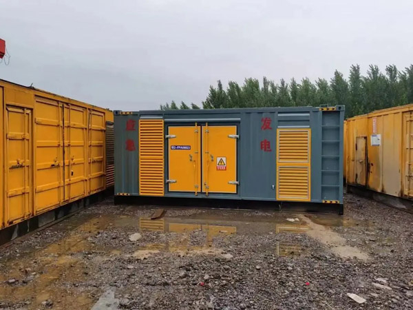 山根镇柴油发电机如何判断干式空气滤清器是否需要更换？