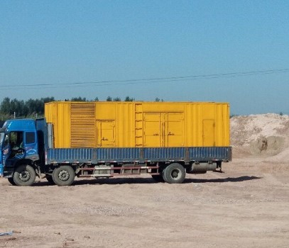 山根镇海拔3000m以上地区的变压器外绝缘距离应如何确定？