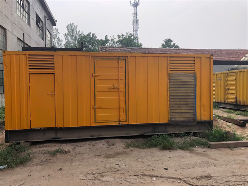 山根镇发电机出租进行负载测试时，电瓶电量不足的具体判断标准是什么？