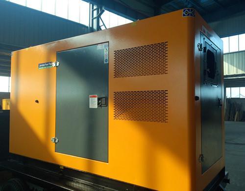 山根镇汽油发电机组电瓶电解液的密度应该保持在什么范围？